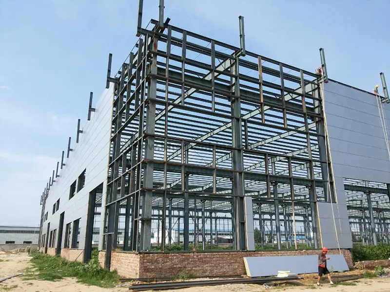 Pratik ve güzel metal deposu binası