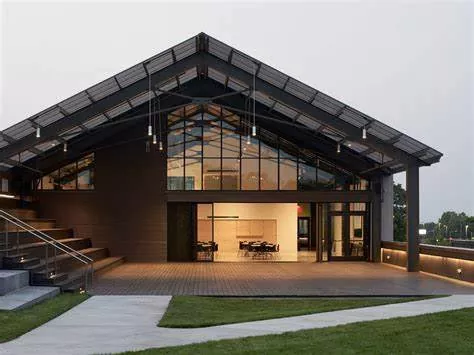 Steel Community Center'ın tarihi nedir?